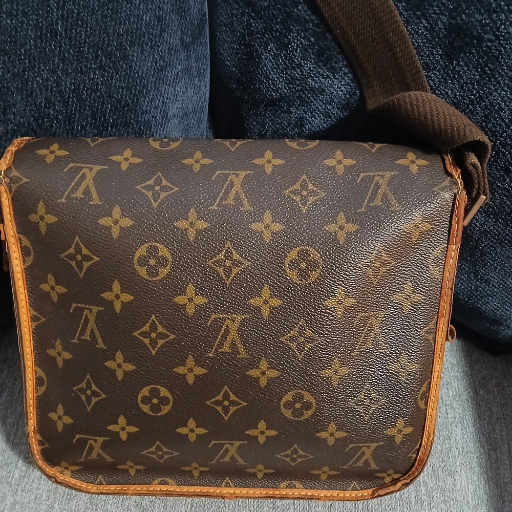 Louis Vuitton Brown Monogram Canvas Crossbody Bag - Picture 3 of 16